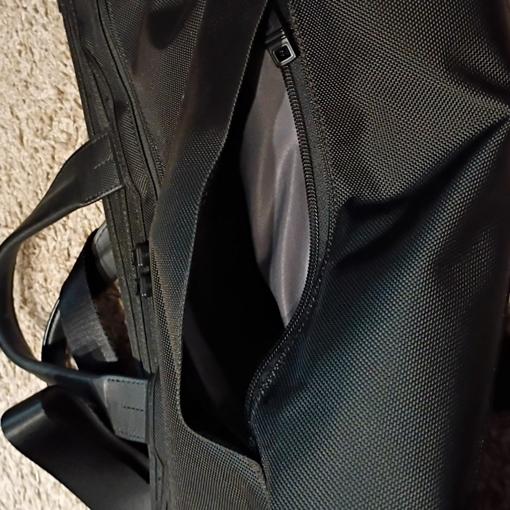 Tumi Soft Computer Bag - image 7